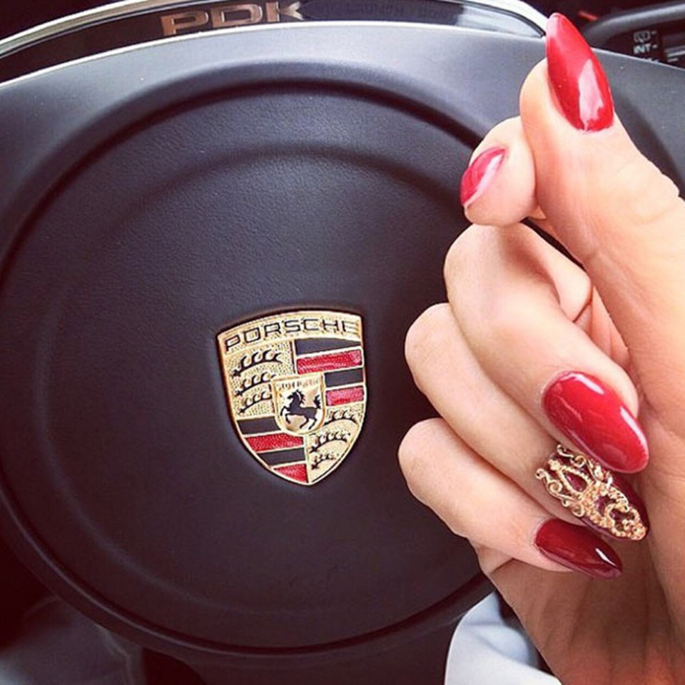 Маникюр с Porsche