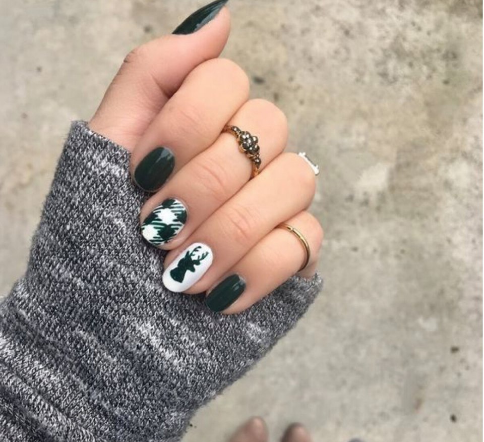 Черный маникюр