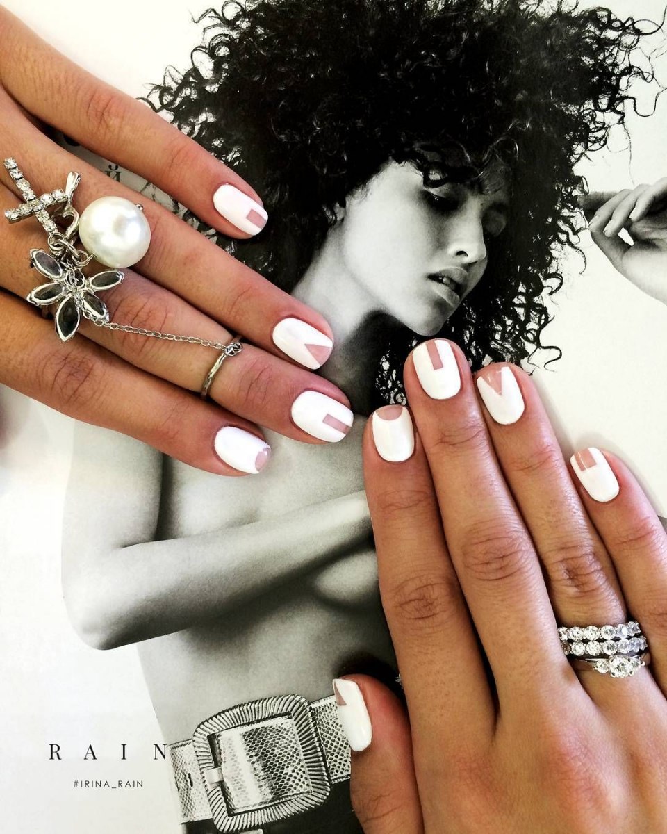 Чёрные ногти с крестом