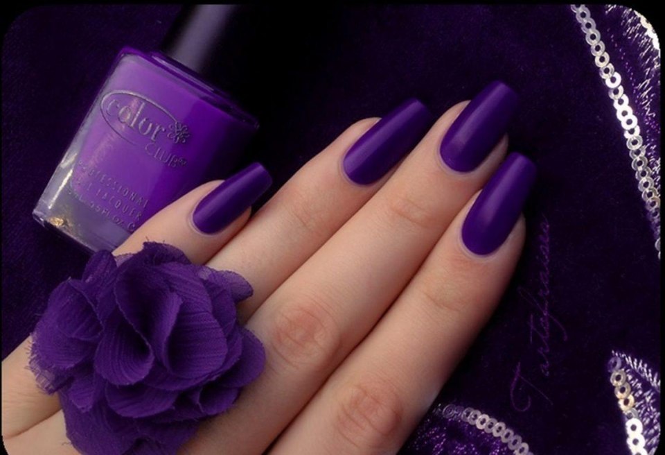Ногти фиолетовые однотонные