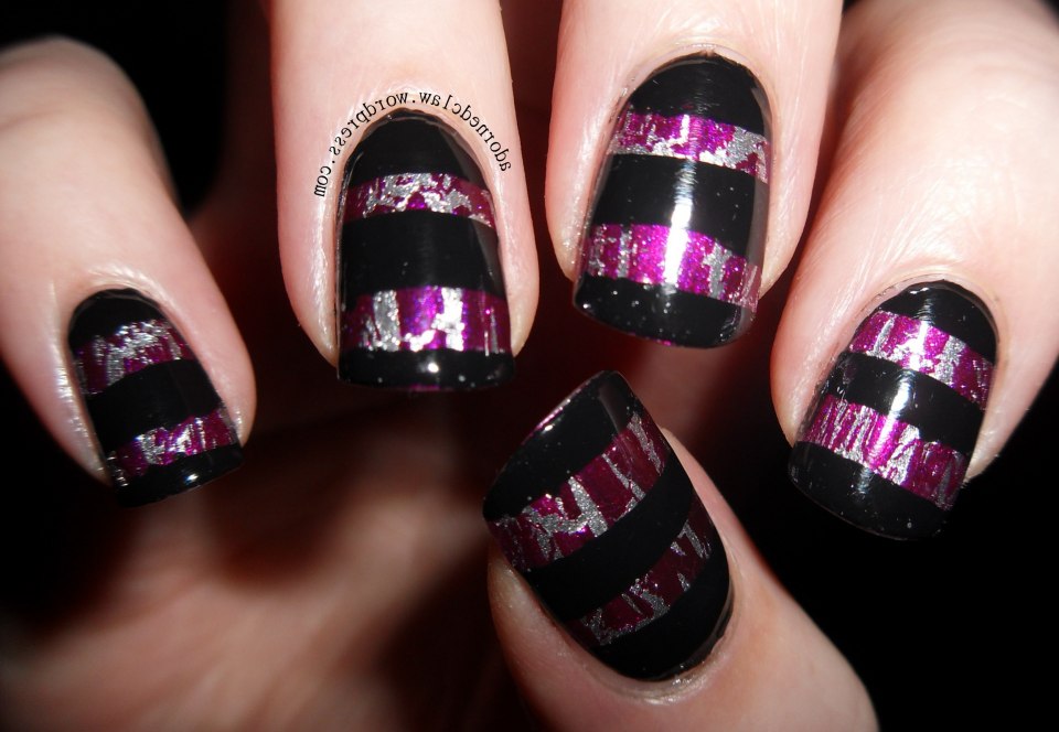 Ногти с блестящими полосками