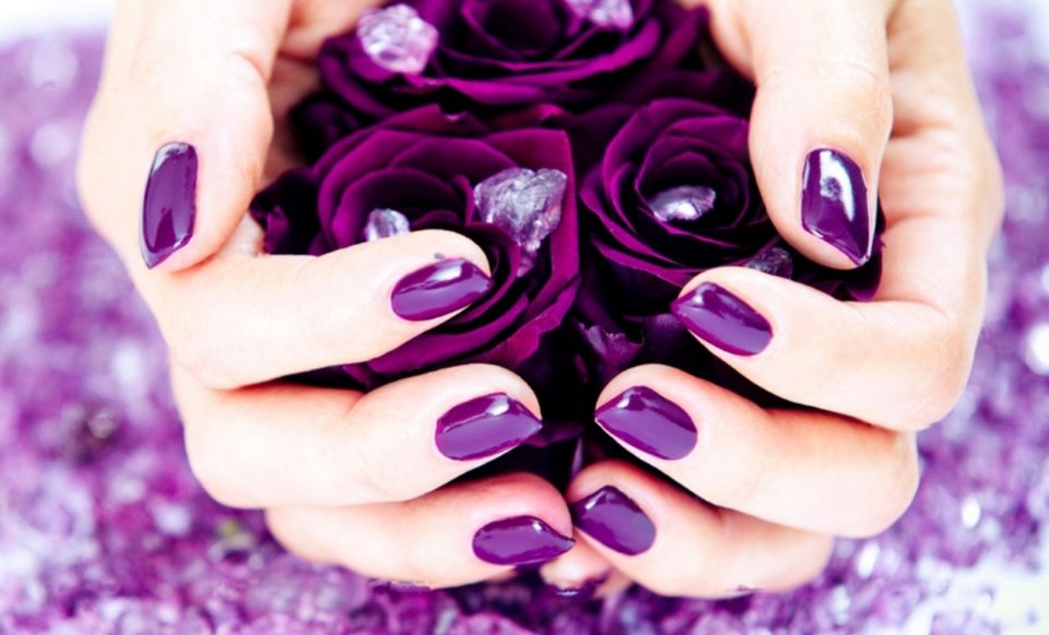 Фиолетовый фон для визитки маникюр