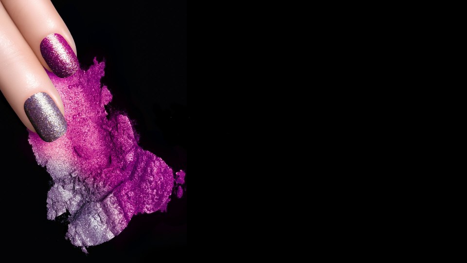 Разлитые лаки для ногтей