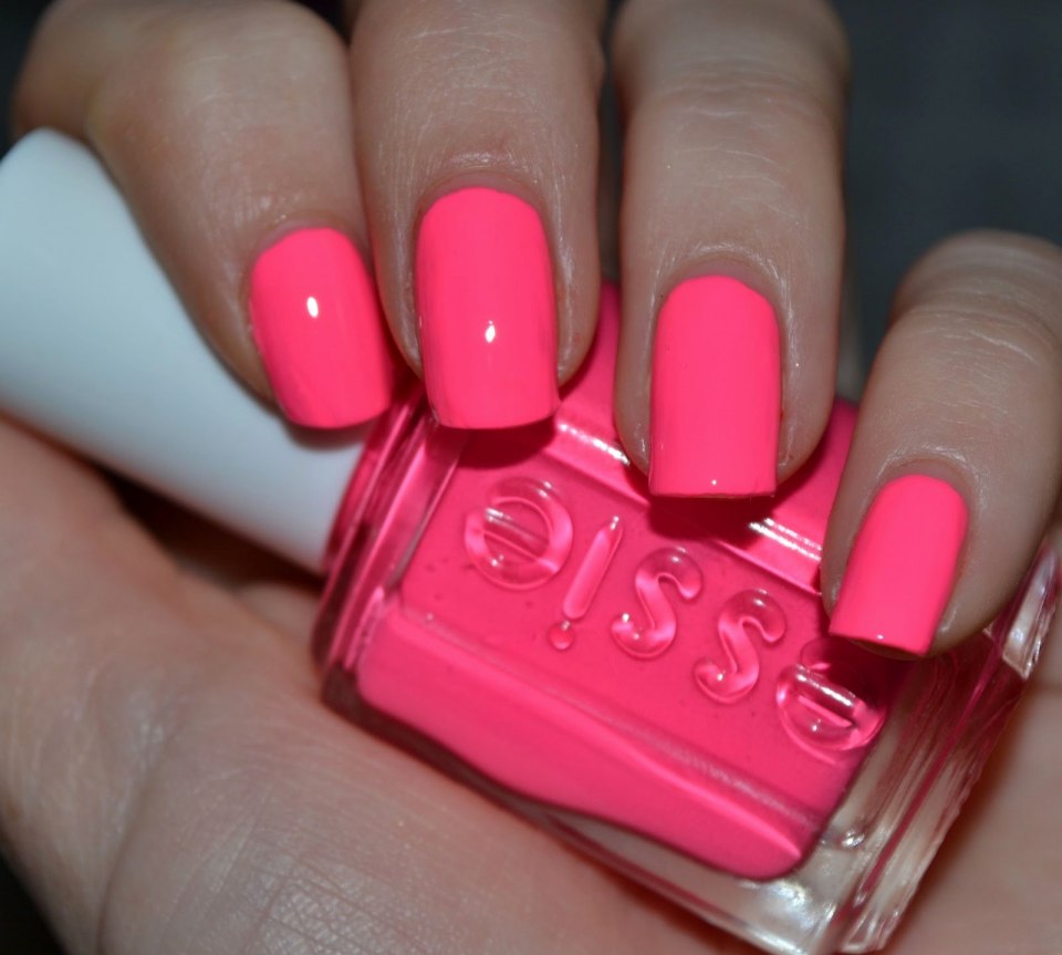 Essie 100
