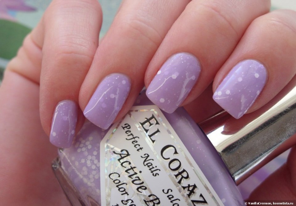 Лавандовые ногти миндаль