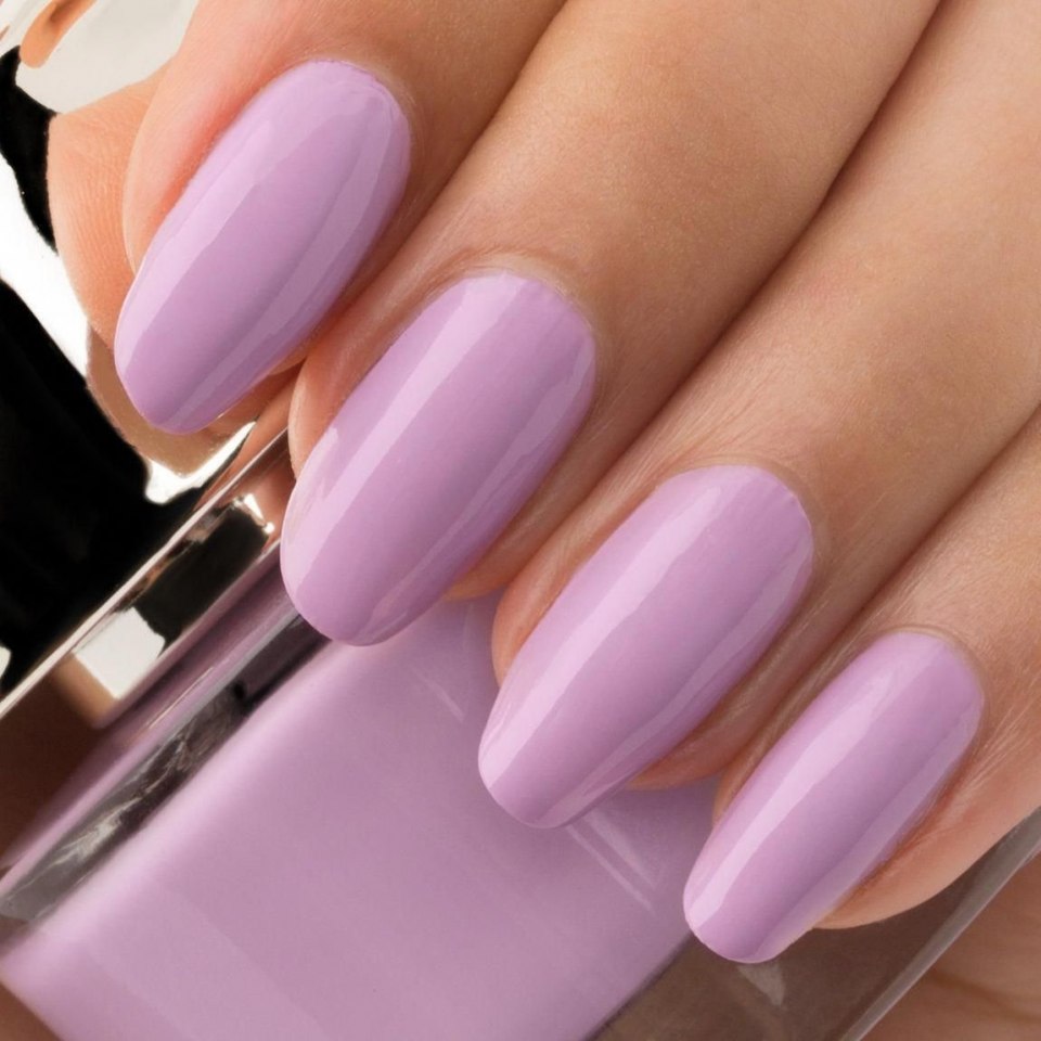 Светло лиловый маникюр