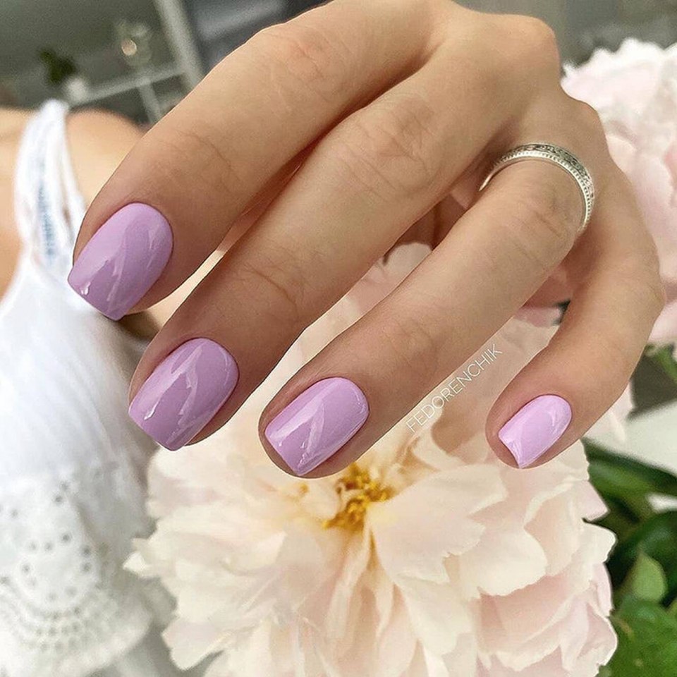 Однотонные фиолетовые ногти длинные