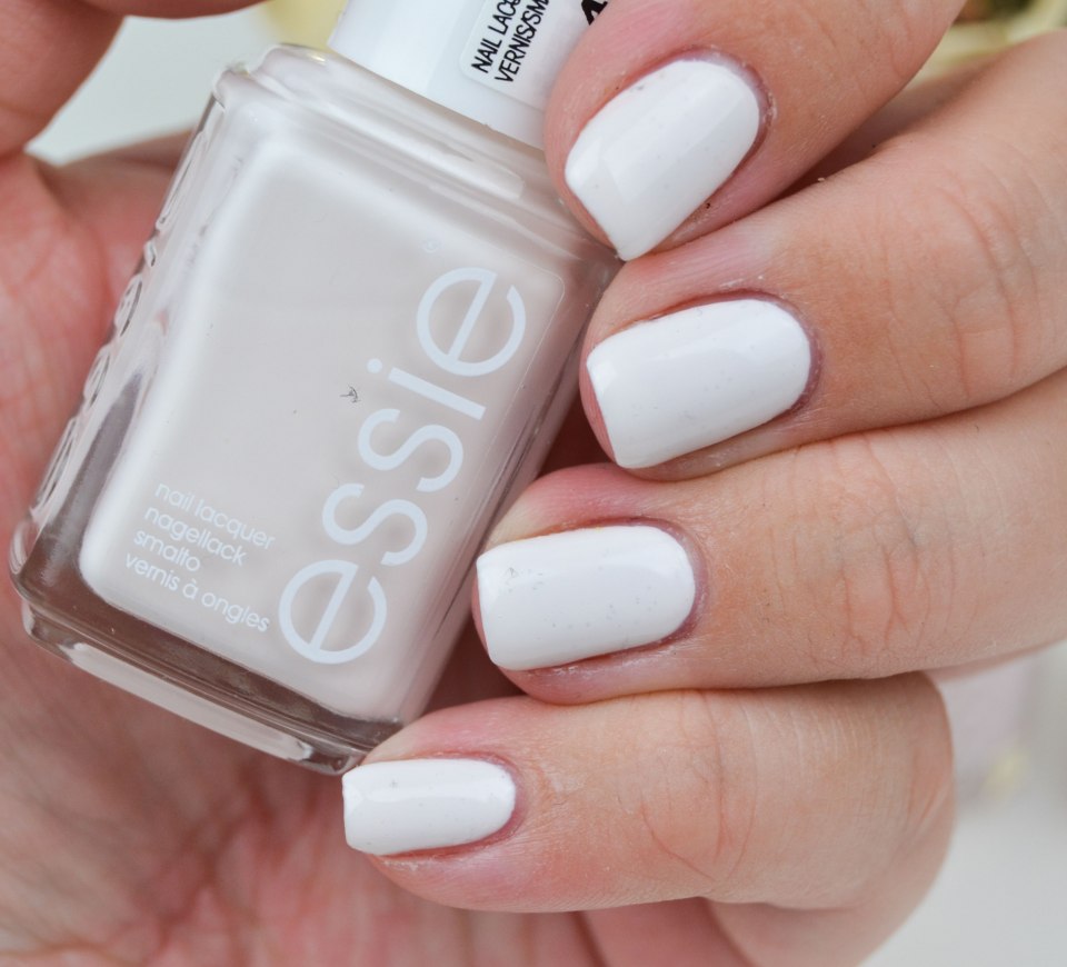 Essie 1 белый