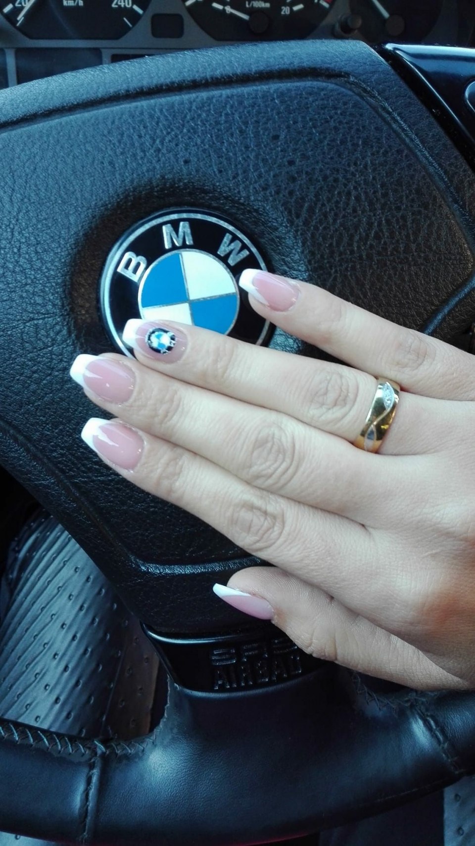 Ногти BMW
