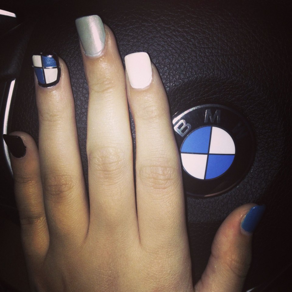 Маникюр BMW