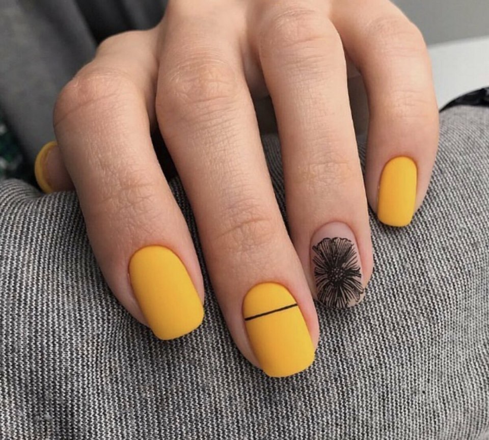 Короткие желтые ногти