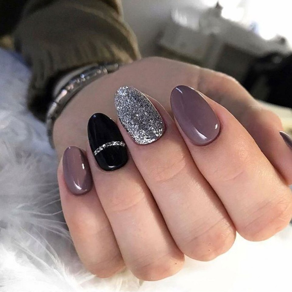 Серо-розовый маникюр
