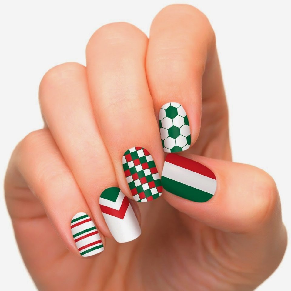 Дизайн с флагами ногти Париж
