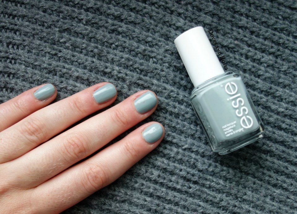 Серый лак Essie