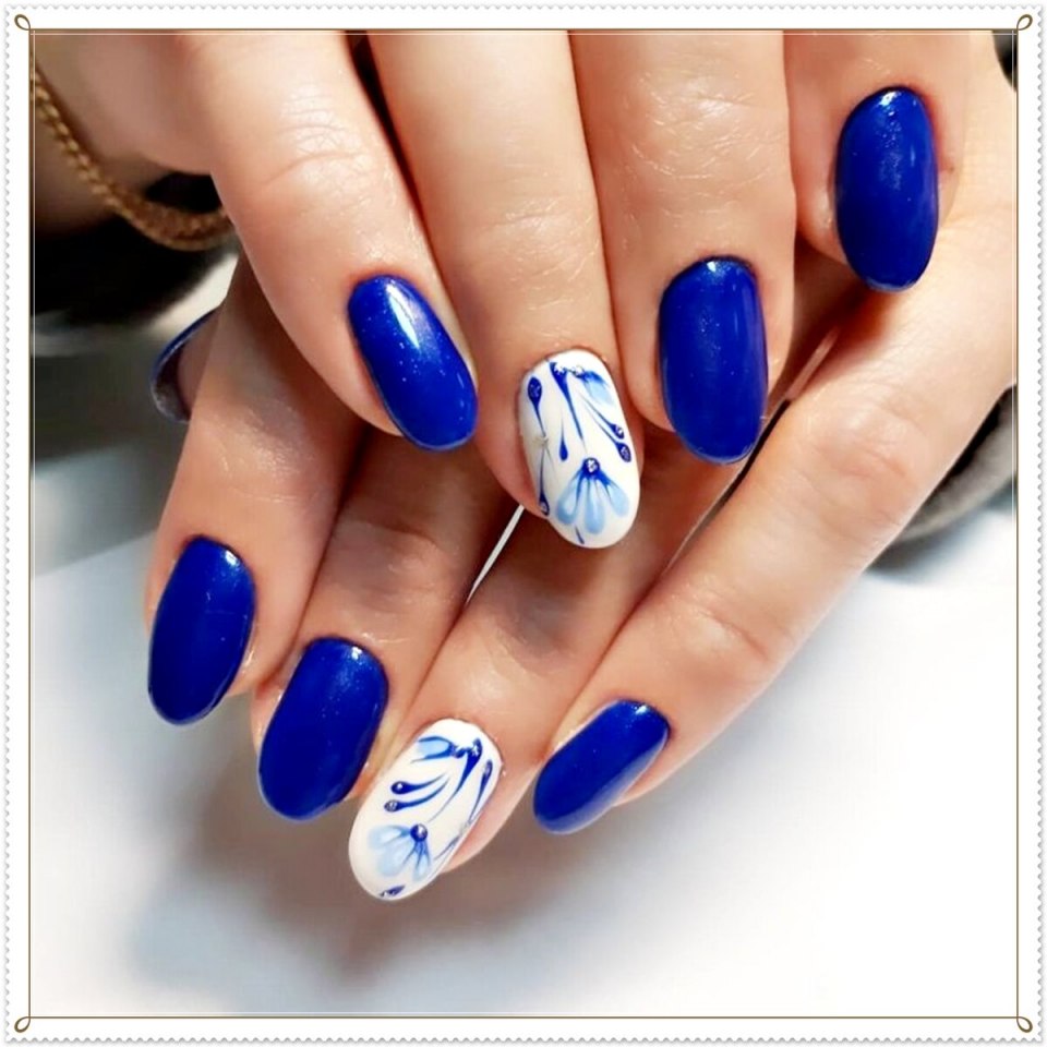 Дизайн синих ногтей 2024. Синие ногти. Ногти синего цвета. Маникюр в синих оттенках. Маникюр с синими цветами.
