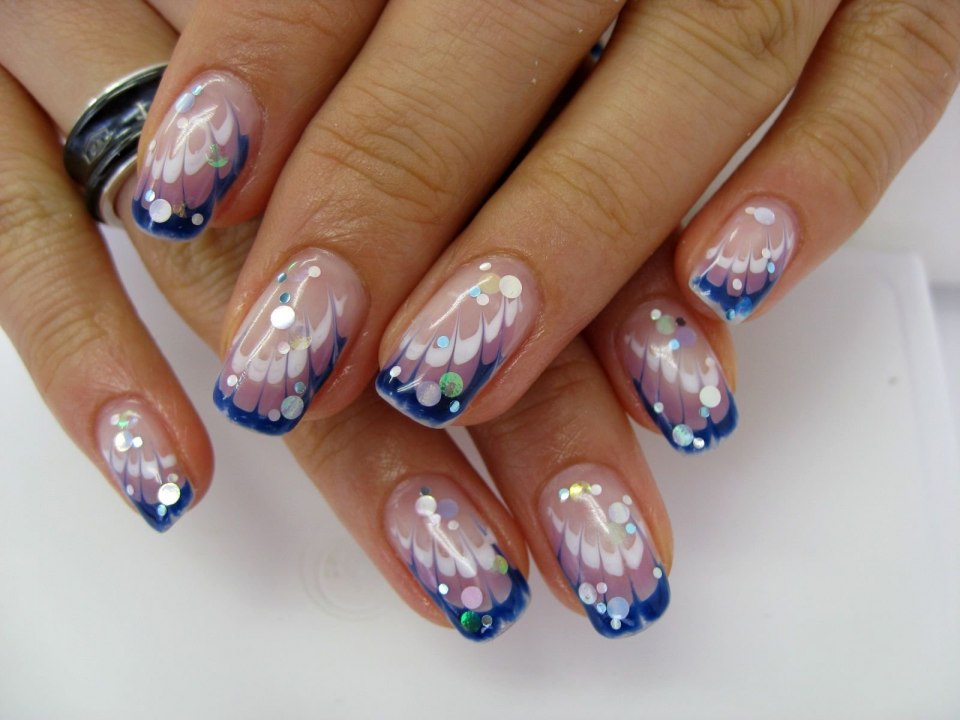 Ногти на прозрачной основе