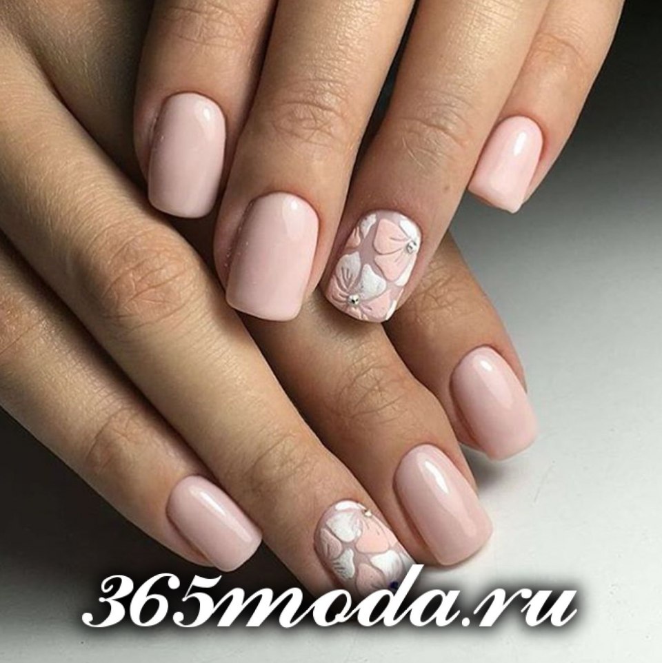 Красивый нежный маникюр
