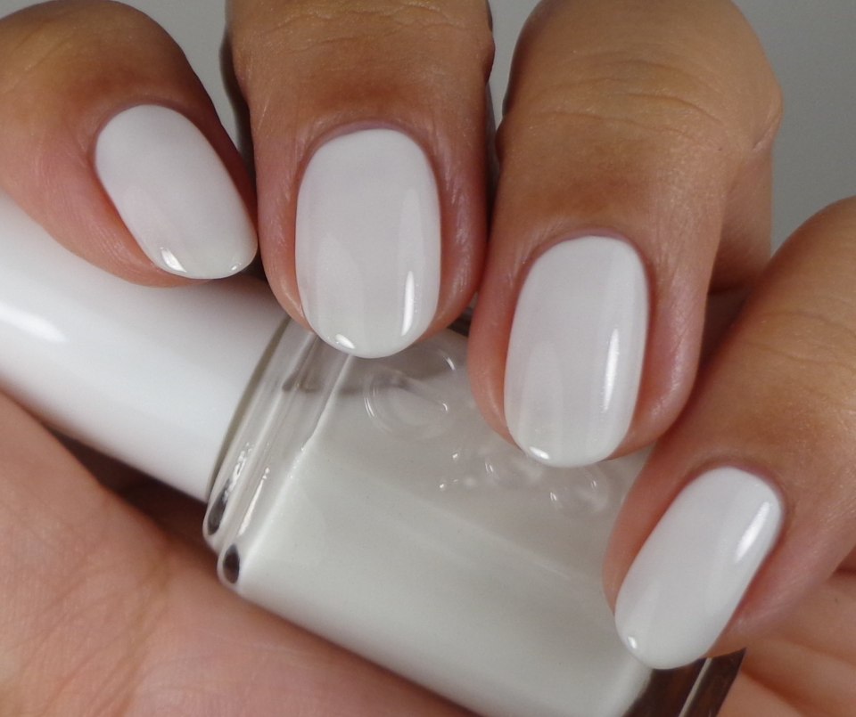 Лак для ногтей Essie  01, белый