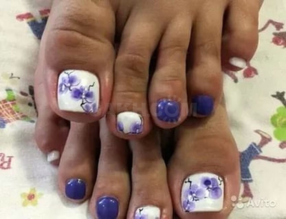 Тина Канделаки педикюр