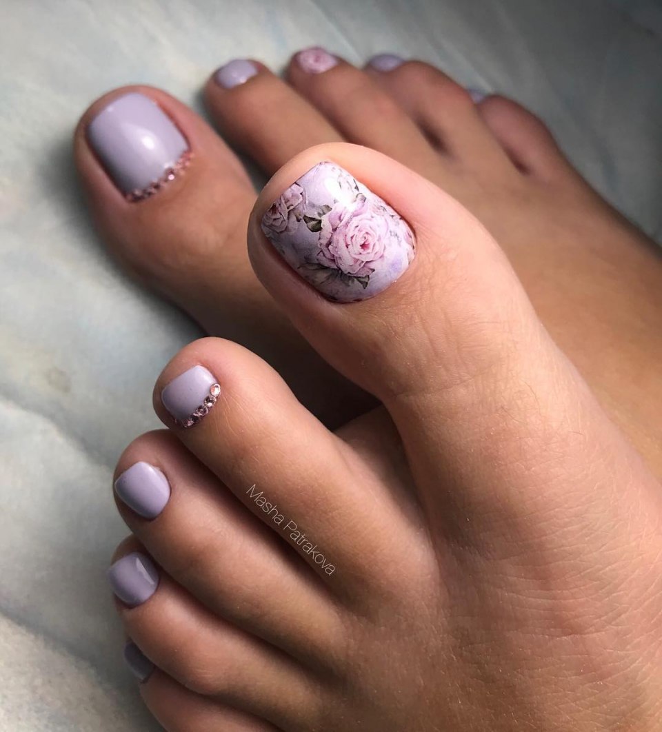 Лавандовый маникюр