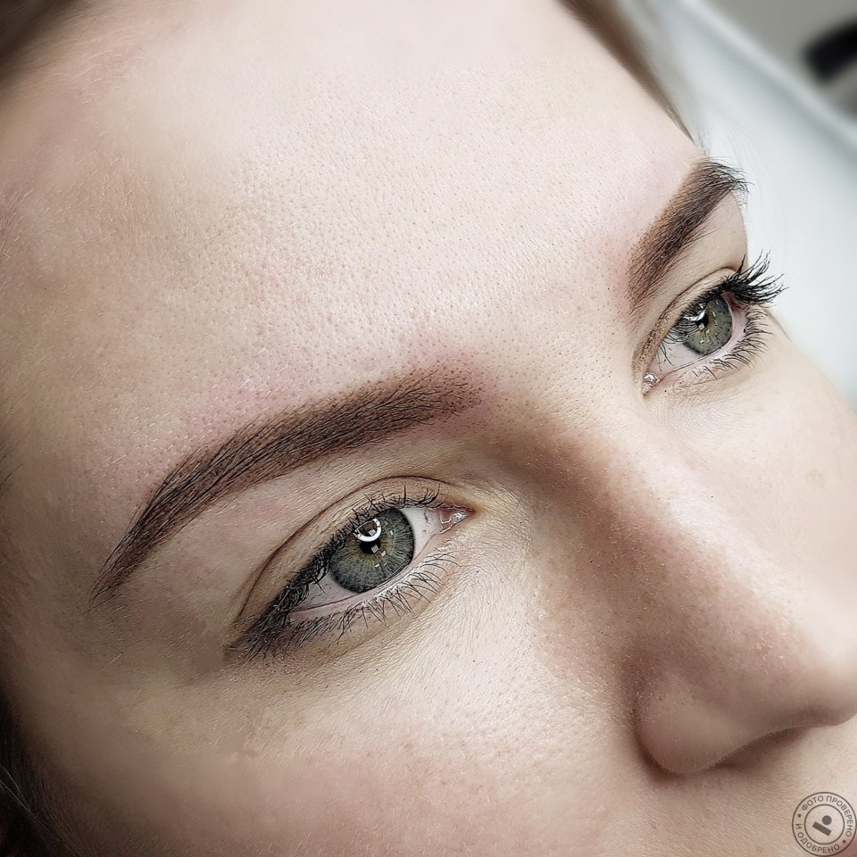 Перманент бровей пудровое