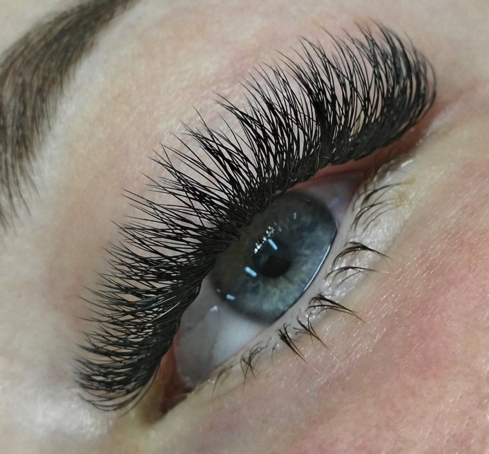 Наращивание ресниц 20д