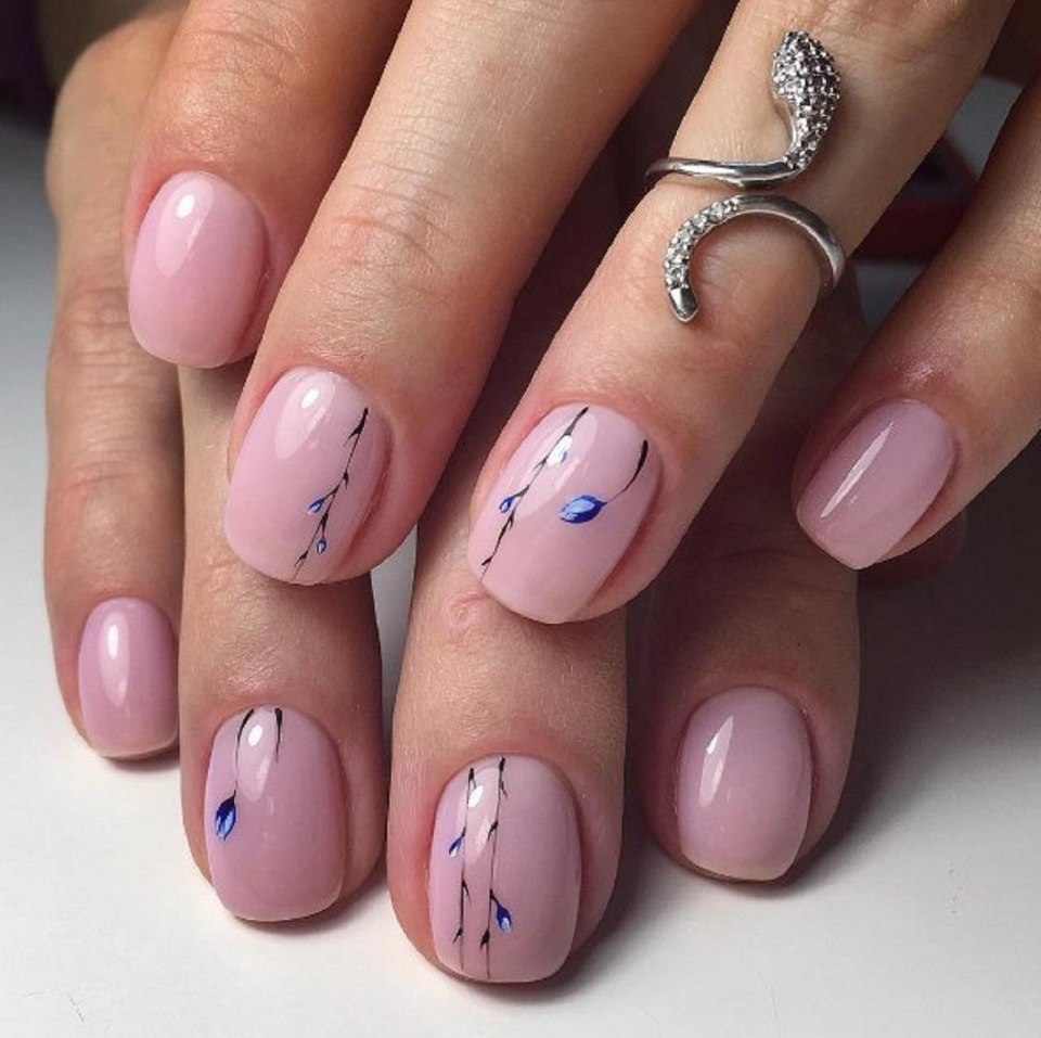 Нежный маникюр