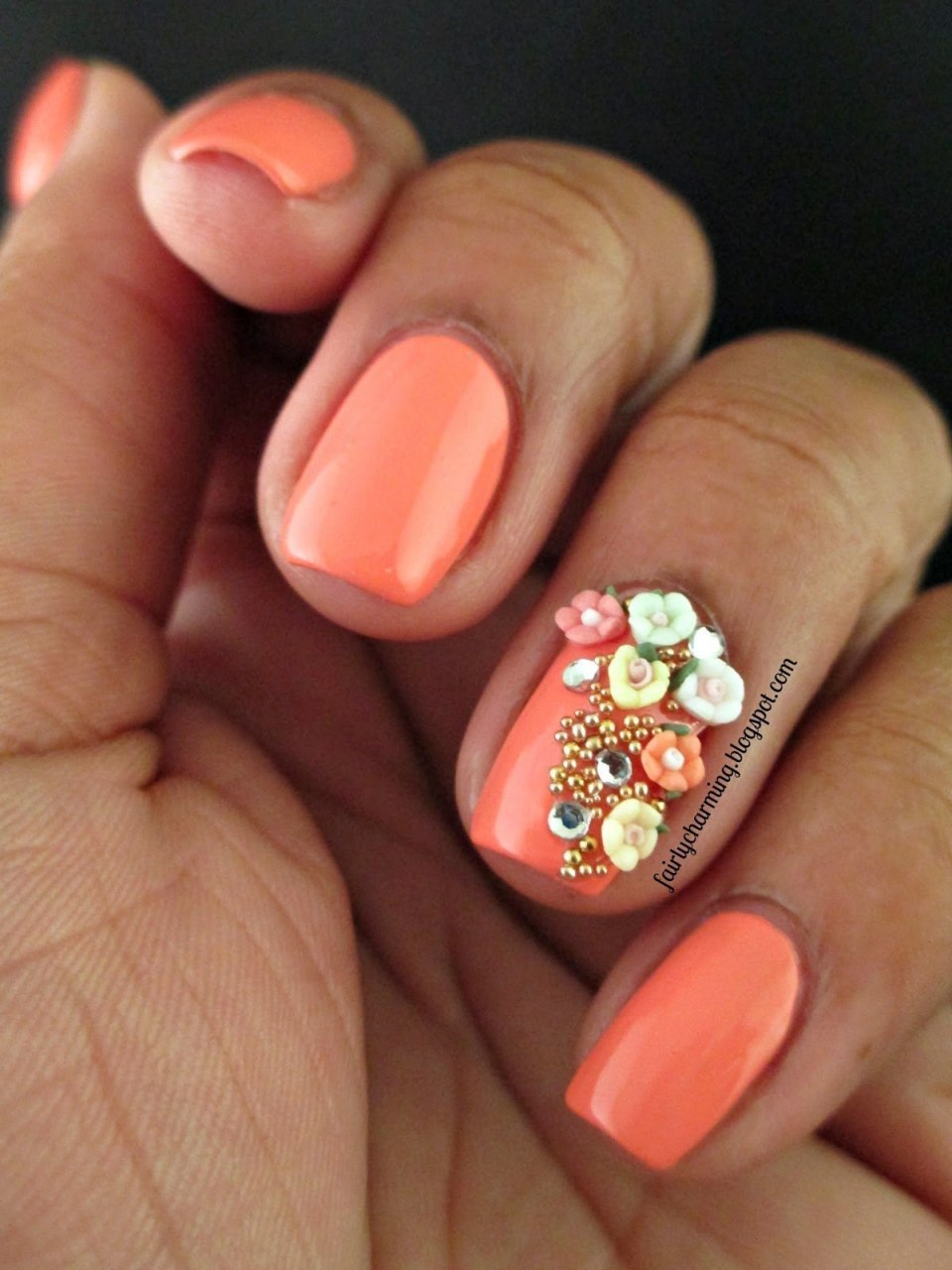 Персиковые ногти
