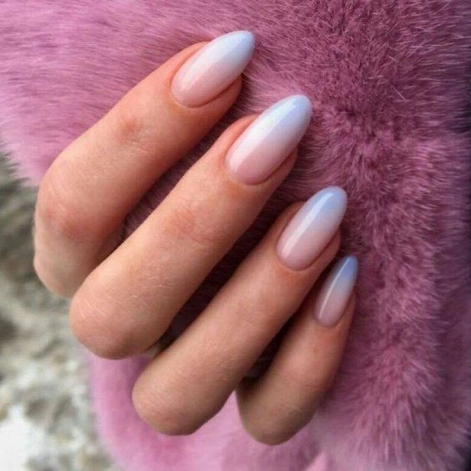 Бирюзовый маникюр на длинные ногти