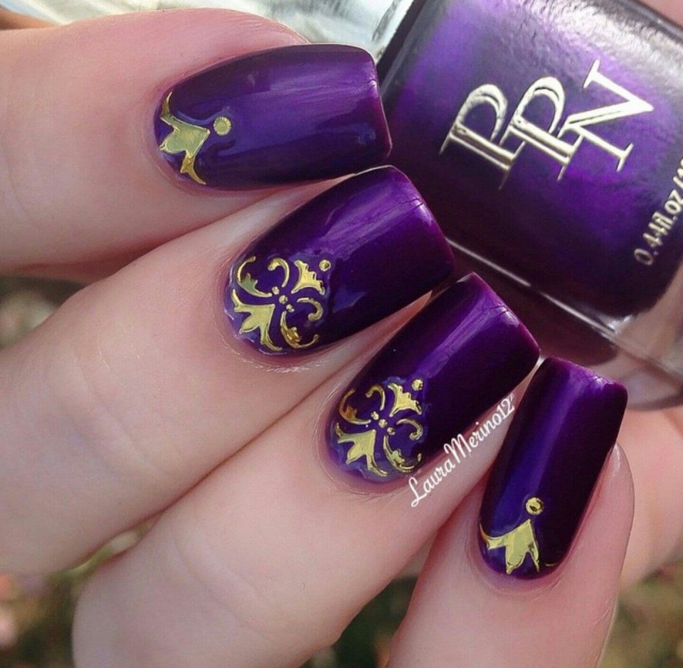 Фиолетовый маникюр