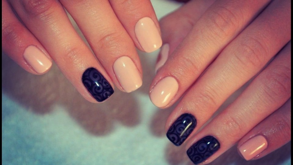 Гель лак бежевый с черным