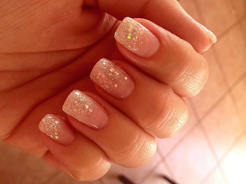 Нежный маникюр в пастельных тонах