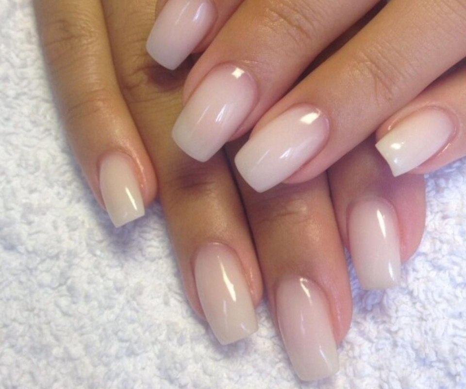 Прозрачное покрытие ногтей