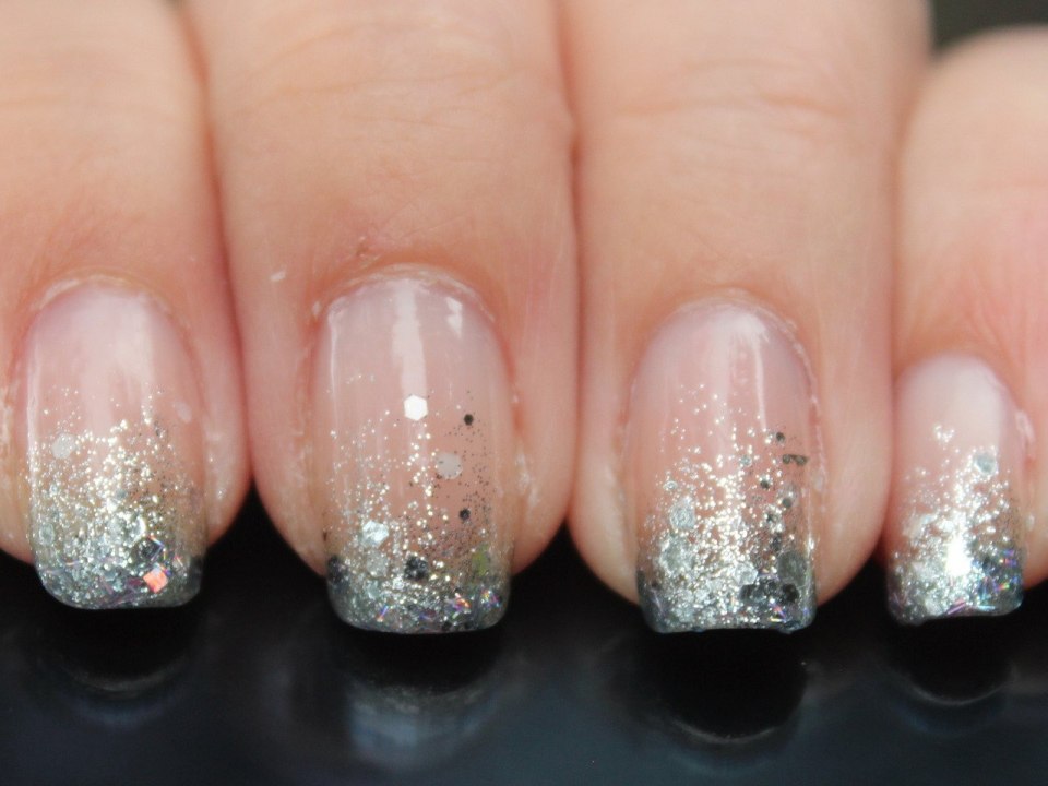 Французский маникюр прозрачный