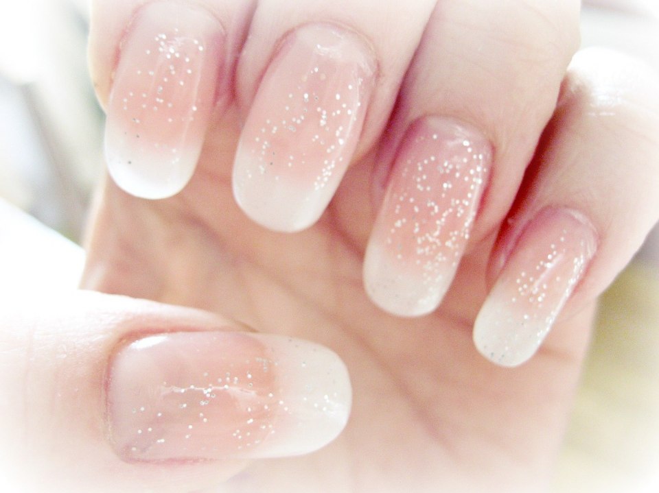 Маникюр с блестками