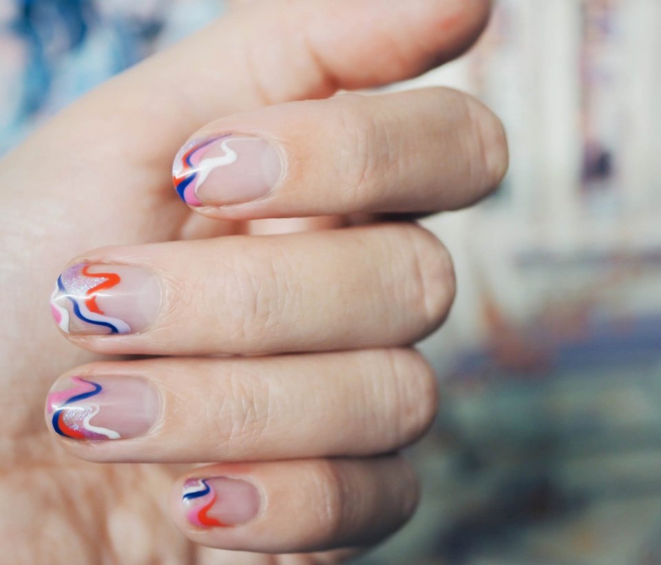 Маникюр на квадратные ногти яркий необычный