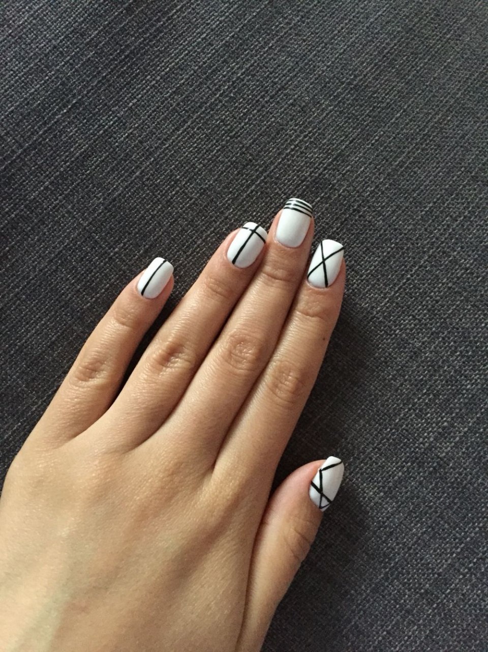 Ногти серо белые