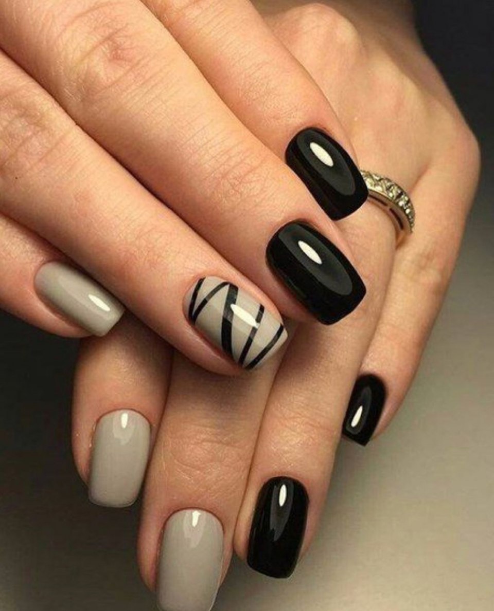 Черно бежевый маникюр