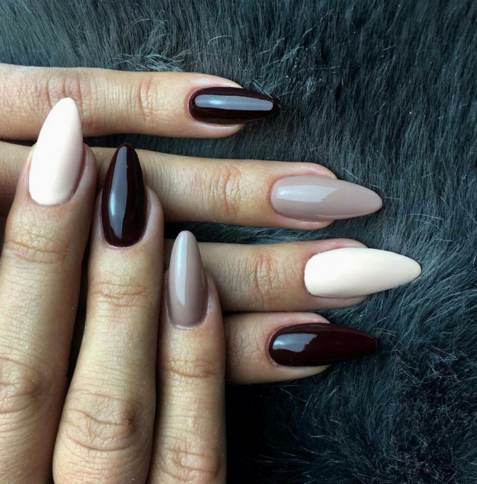 Кофейный маникюр на острые ногти