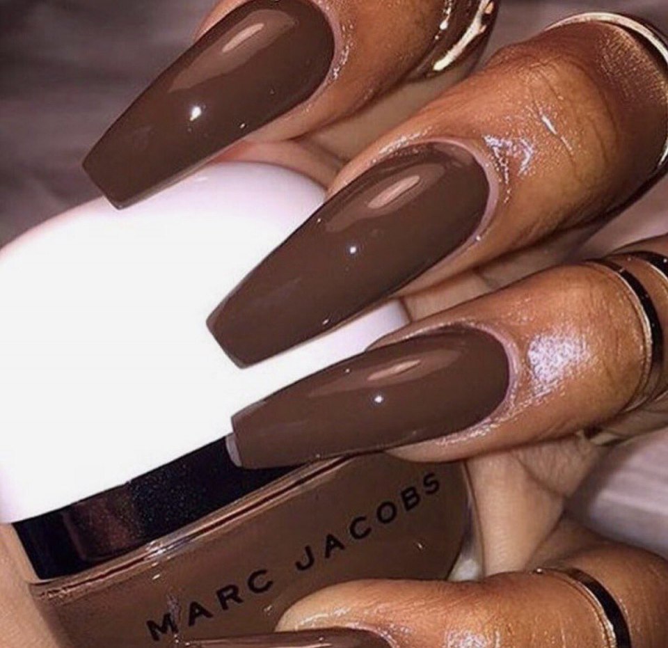 Шоколадный маникюр на длинные ногти