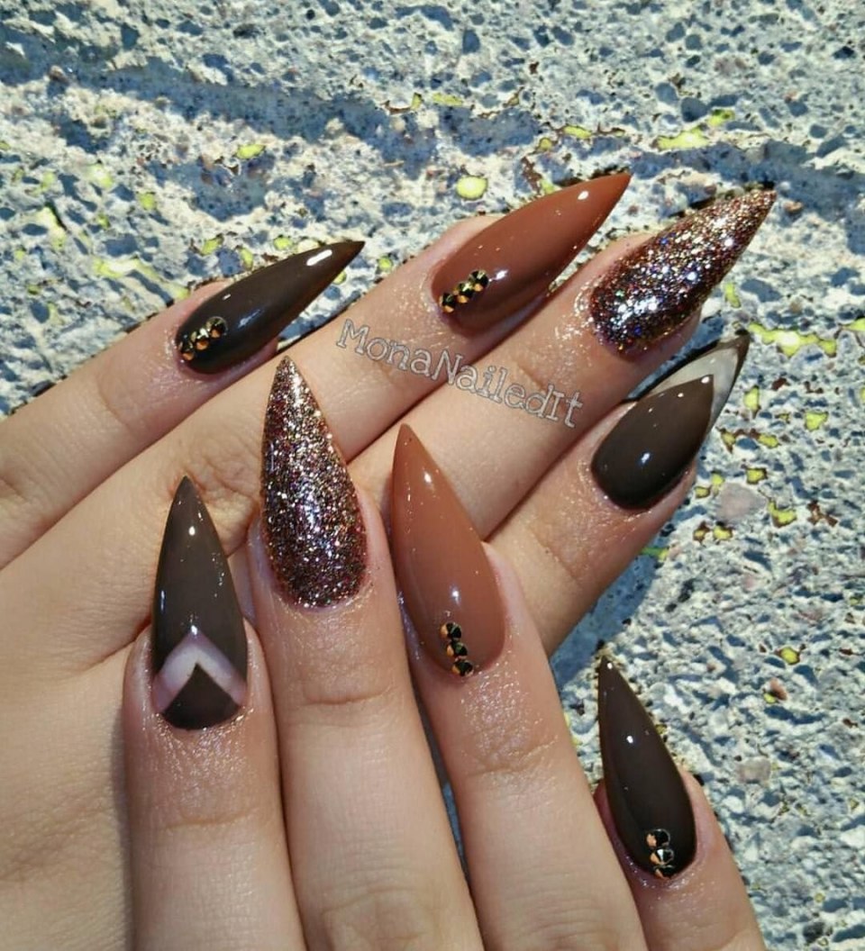 Осенний маникюр на острые ногти