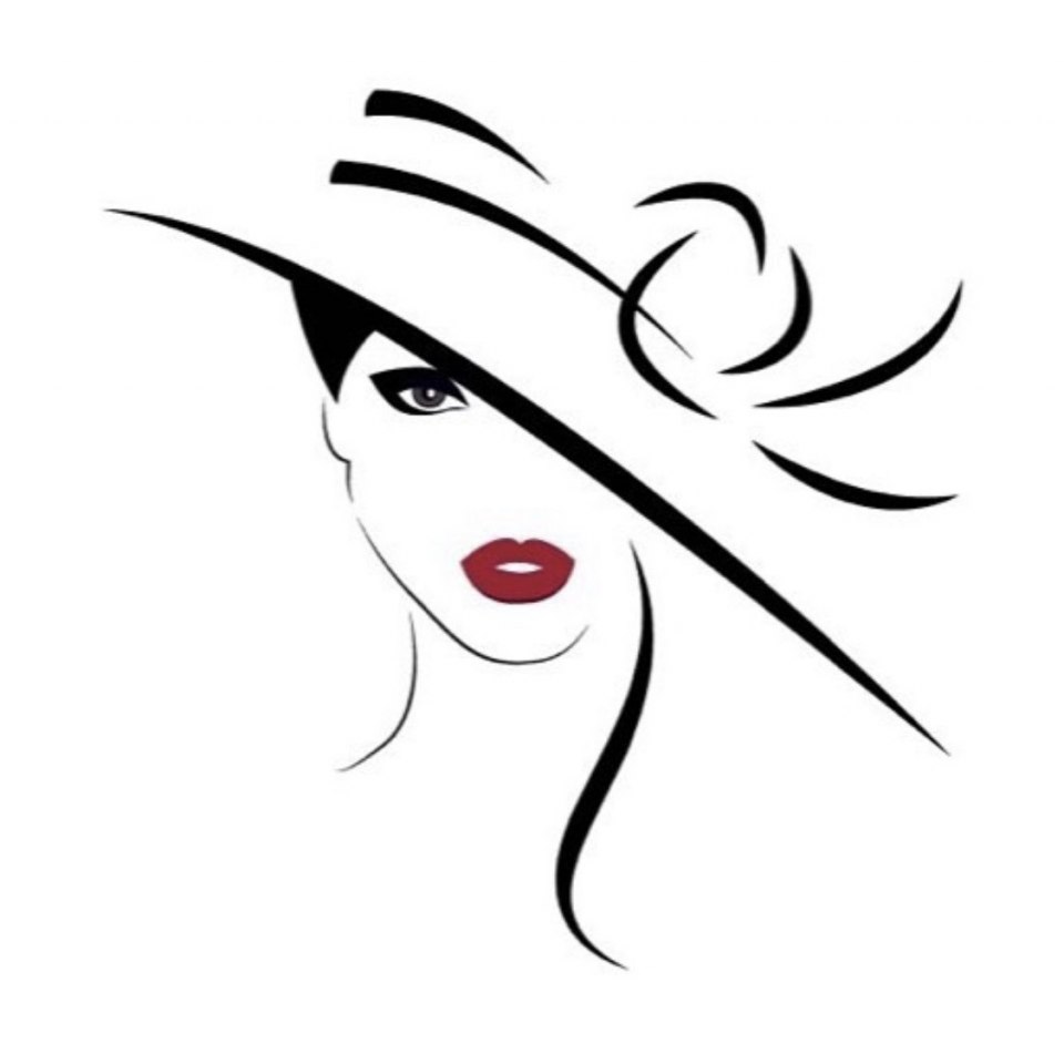 Девушка в шляпе на ногтях