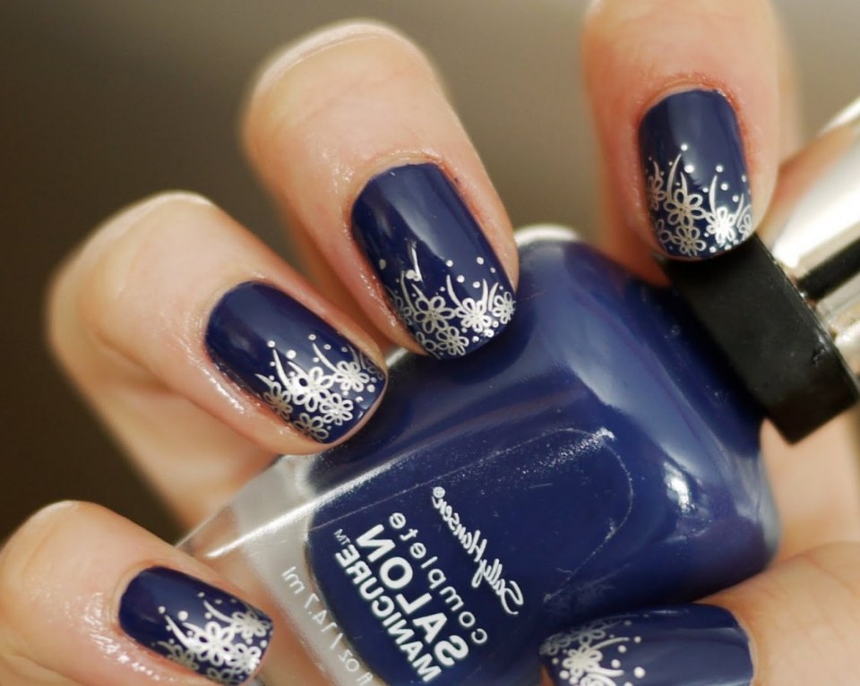 Новогодний маникюр