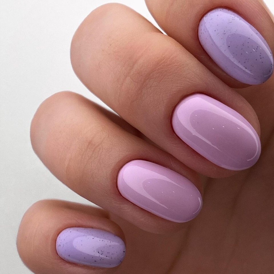 Маникюр оранжевый с фиолетовым