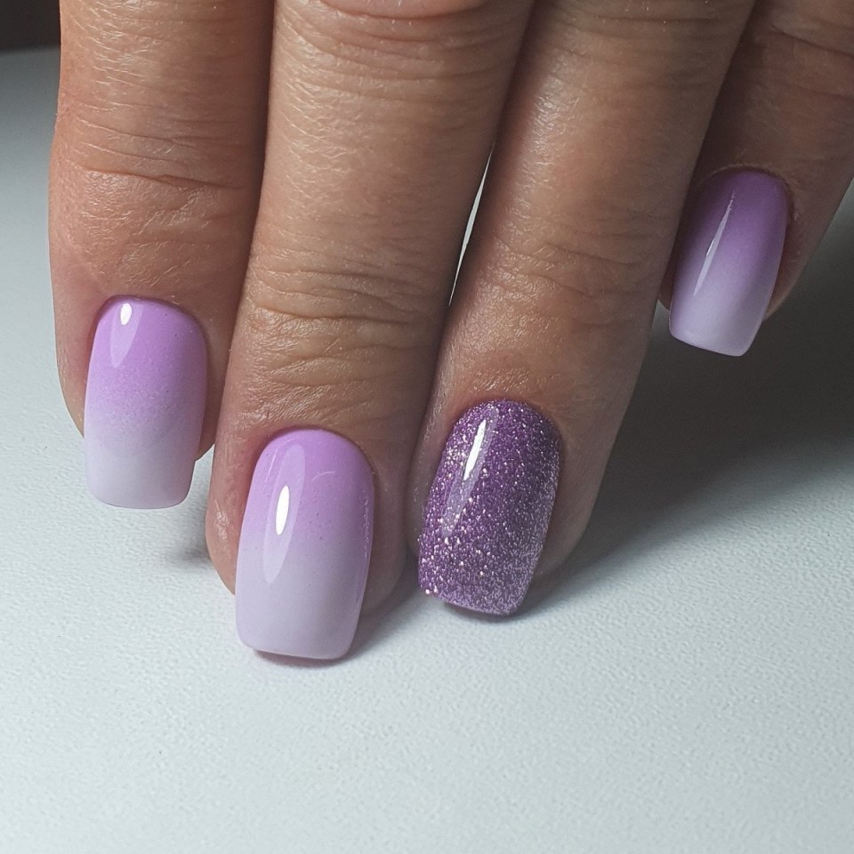 Светло сиреневый маникюр