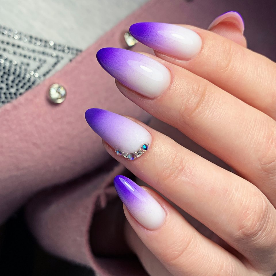 Лунный маникюр фиолетовый