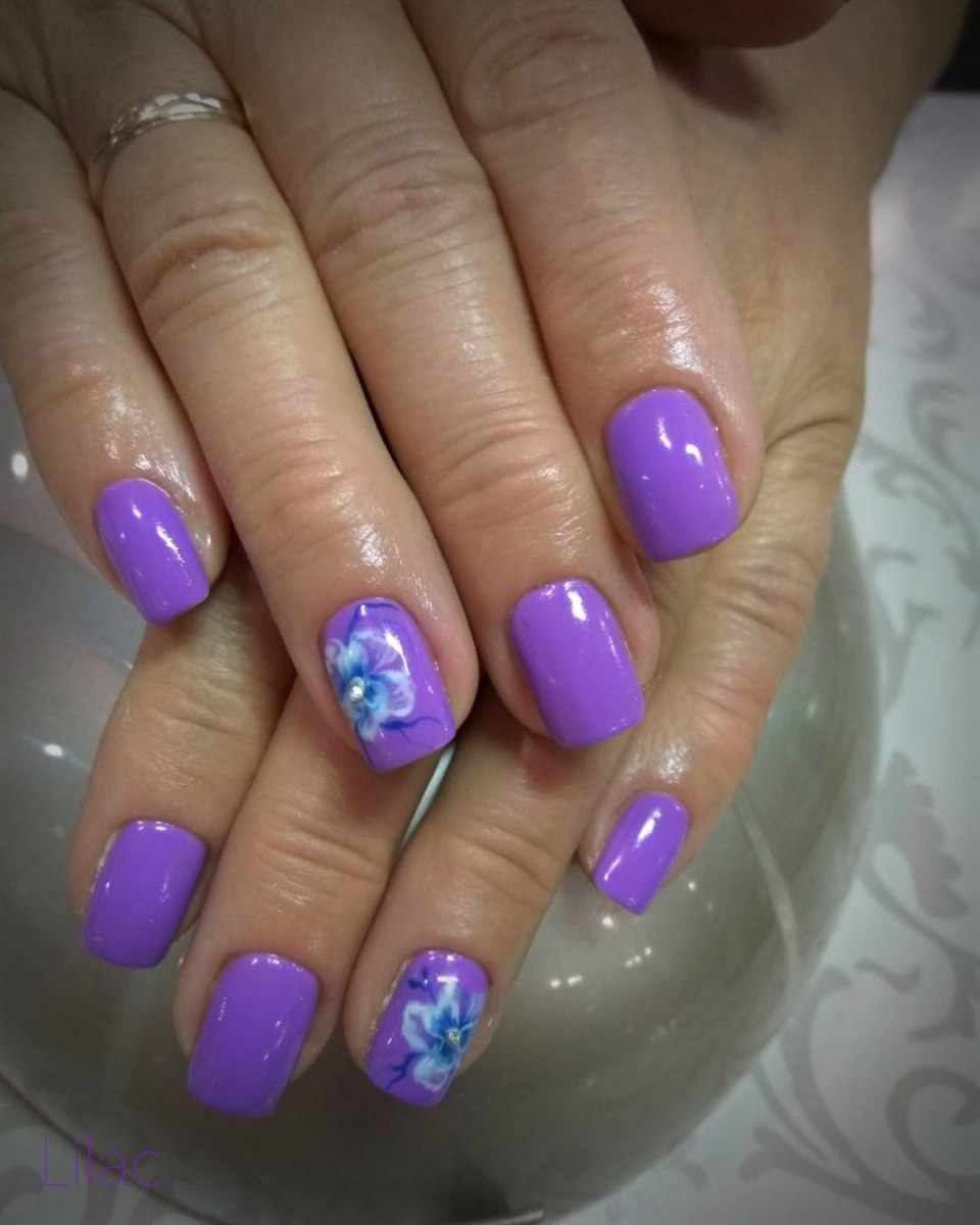 Сиреневый маникюр на короткие ногти гель
