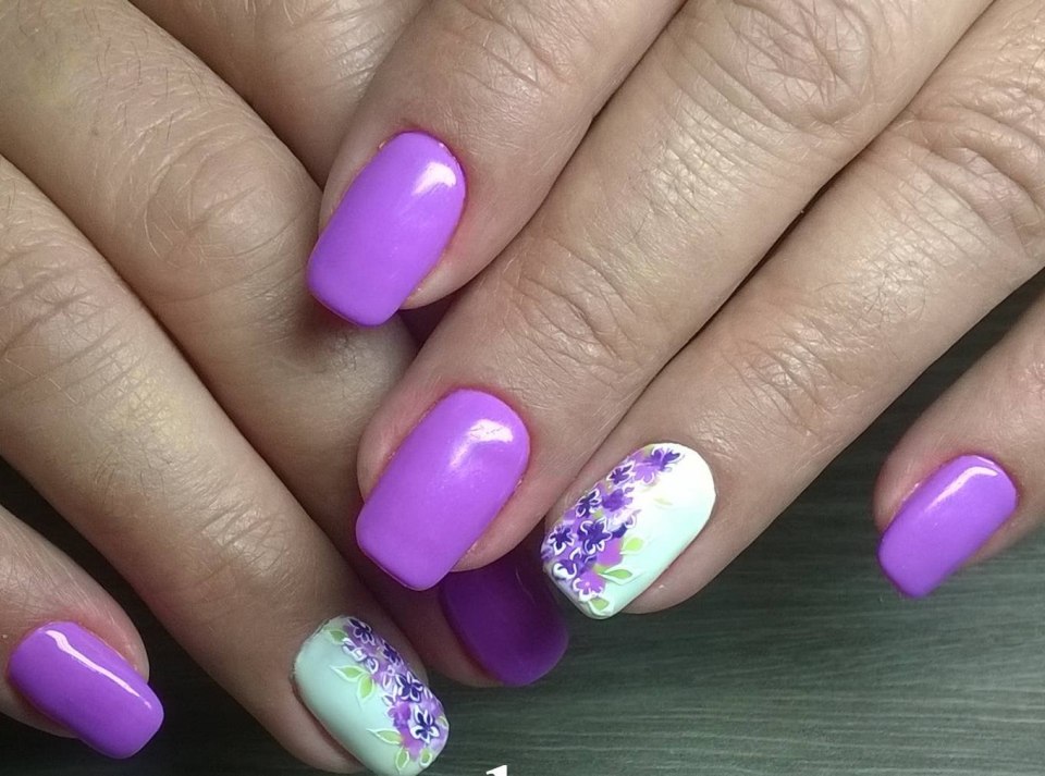 Сиреневый маникюр