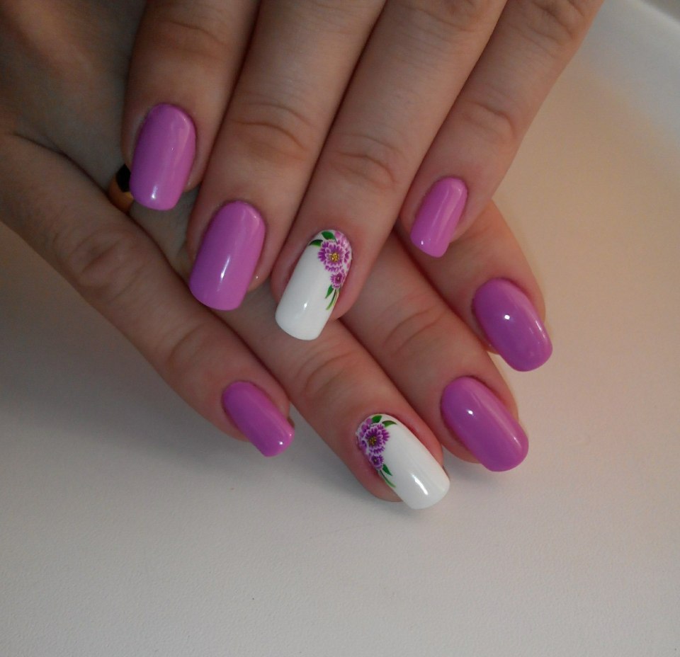 Маникюр сиреневый с розовым