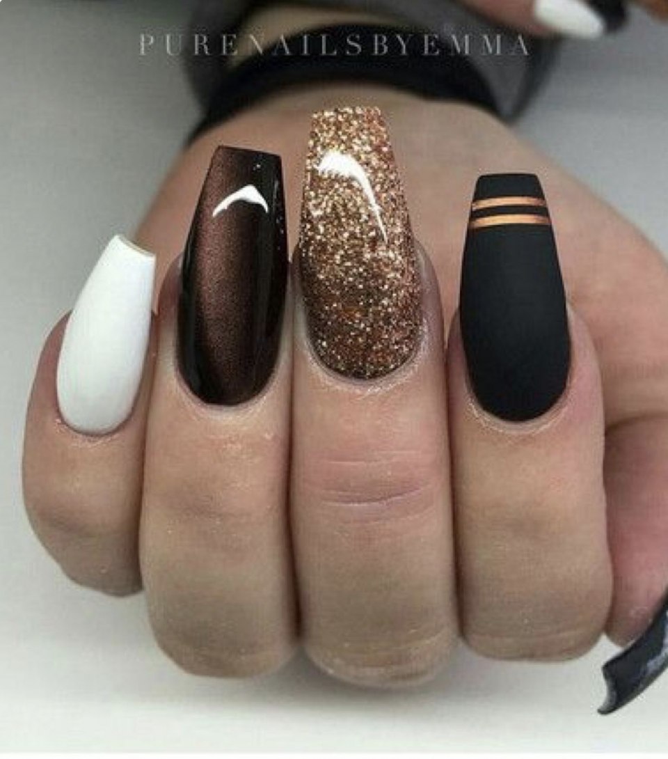Маникюр коричневого цвета